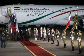 تصاویر بازگشت رییس جمهور از سفر قطر