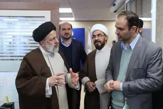 تصاویر حضور در مرکز ارتباطات مردمی ریاست جمهوری