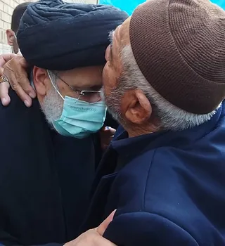 تصاویر دیدار با نخبگان ، علماء ، خانواده شهدا ، ایثارگران و جمعی از اقشار مختلف مردم