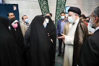 تصاویرحضور رییس جمهور در جمع دانشجویان و اساتید در مسجد دانشگاه تهران