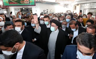 تصاویر گفتگو با مردم و کسبه در بازارچه مرزی اینچه برون