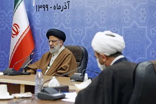 امنیت ملی برای ما مهم است و تعارف بردار نیست / نباید اجازه داد کسانی در کشور از طریق ارتباط با بیگانگان و به عنوان عامل دشمن به امنیت ملی ضربه بزنند