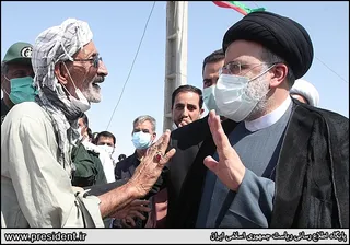 تصاویر بازدید هوایی از مناطق مرزی ایران و افغانستان و حضور و سخنرانی در روستای ملاعلی