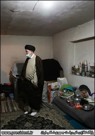 تصاویر حضور رئیس جمهور در کنار مردم شریف محله های زنجان