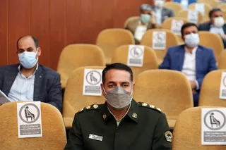 اگر راه اندازی کارخانه‌ها برای بانک‌ها صرفه اقتصادی ندارد، آنها باید نسبت به واگذاری واحدهای تولیدی که در تملک خود دارند، اقدام کنند