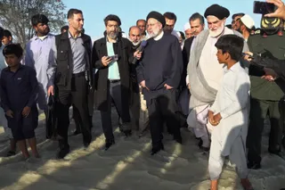 گزارش تصویری از حضور رئیس جمهور در مناطق سیل‌زده سیستان و بلوچستان