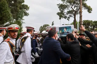 استقبال از پیکر رئیس جمهور شهید و همراهان در فرودگاه مهرآباد