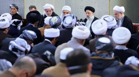 تصاویر دیدار با علمای اهل سنت و شیعه در کردستان