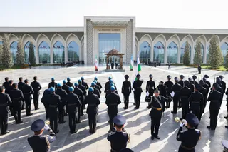 تصاویر مراسم استقبال رسمی از آیت الله رئیسی توسط رئیس جمهور ازبکستان