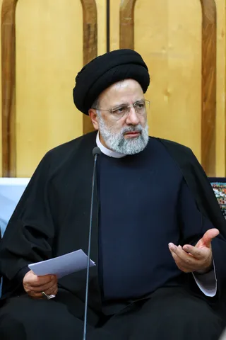 تصاویر نشست با جمعی از علما و روحانیون در حرم عبدالعظیم حسنی