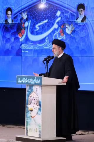 تصاویر سخنرانی در بیست و نهمین اجلاس سراسری نماز