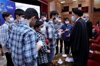 تصاویر دیدار رئیس جمهور با نخبگان ، علماء ، خانواده شهدا ، ایثارگران و جمعی از اقشار مختلف مردم