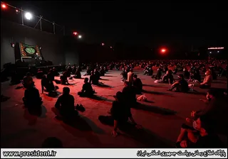 تصاویر سخنرانی رئیس جمهور در مراسم شب عاشورای اجتماع بزرگ «عشیره عاشورا»