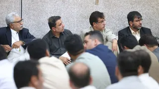 نشست  نشست با جمعی از علما و سران طوایف جنوب سیستان و بلوچستان