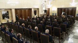 بیعت همافران با امام راحل در بهمن 57 در دوران دفاع مقدس و پشتیبانی از نیروهای مدافع حرم عینیت یافت