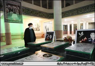 تصاویر حضور و گفتگوی رئیس جمهور با حاشیه نشینان شهر چابهار