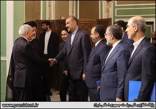 تصاویر استقبال رسمی آیت‌الله رئیسی از رئیس جمهور عراق