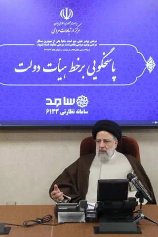 تصاویر حضور در مرکز ارتباطات مردمی ریاست جمهوری