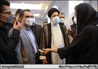 بازدید سرزده رییس جمهور از بخش کرونای بیمارستان امام خمینی و یکی از مراکز تزریق واکسن کرونا