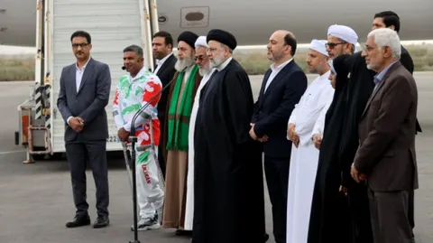 ورود رئیس جمهور به استان هرمزگان