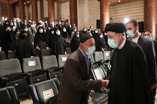 تصاویر دیدار با نخبگان ، علماء ، خانواده شهدا ، ایثارگران و جمعی از اقشار مختلف مردم