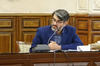تریبون‌های عمومی باید محل امیدآفرینی و نشان از انسجام و آهنگ واحد در کشور باشد/ محل «طرح» و «حل» مسائل اختلافی، جلسات خصوصی است نه‌تریبون‌های عمومی