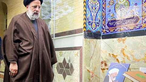 تصاویر حضور بر سر مزار شهید آیت‌الله صدوقی