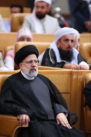 تصاویر نشست علما و نخبگان اهل سنت سراسر کشور با رئیس جمهور