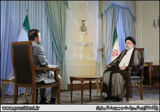 تصاویر گفتگوی تلویزیونی آیت الله رئیسی با مردم