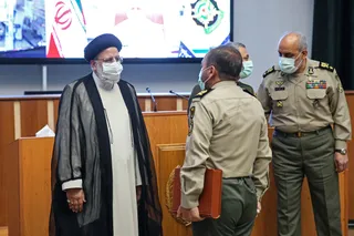 ویژگی ارتش ما این است که ارتش ولایی است؛ این ارتش مردم را باور دارد و مردم هم به ارتش اعتماد دارند