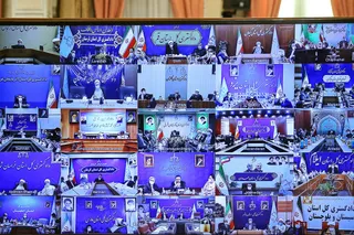 اگر آنقدر که جلسه گذاشتند تا چگونه از غرب کمک بگیرند، برای رونق تولید جلسه می‌گذاشتند، گره‌های بزرگی در کشور باز شده بود