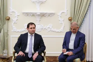 دیدار وزیر دفاع ارمنستان با رئیس جمهور