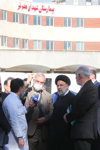 تصاویر بازدید رئیس جمهور از پروژه بیمارستان در حال احداث شهدای هفتم تیر شهر ری