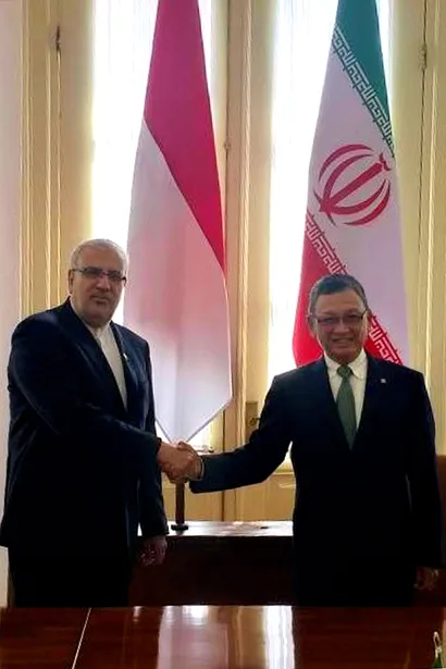 تصاویر  امضای اسناد همکاری بین ایران و اندونزی توسط وزرای دو کشور