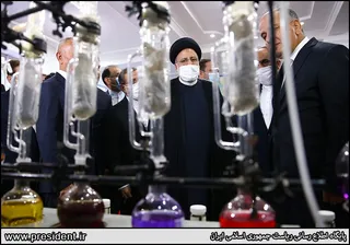 تصاویر اعطای مدرک دکترای افتخاری به رئیس جمهور و سخنرانی در دانشگاه ملی تاجیکستان