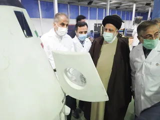 تصاویر بازدید دکتر رئیسی از نمایشگاه دستاوردهای صنعت فضایی