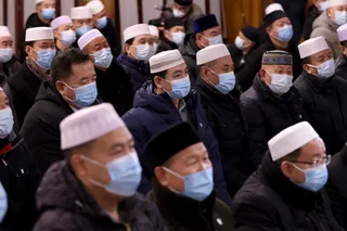 تصاویر اقامه نماز جماعت و سخنرانی در مسجد تاریخی «دونگ سی» پکن