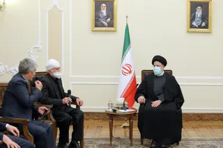 تصاویر دیدار باخانواده شهدای مسابقه فوتبال شهرستان چوار