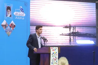 تصاویر دیدار رئیس جمهور با نخبگان ، علماء ، خانواده شهدا ، ایثارگران و جمعی از اقشار مختلف مردم