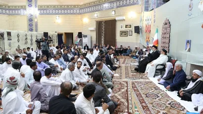 نشست  نشست با جمعی از علما و سران طوایف جنوب سیستان و بلوچستان