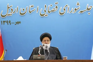 تاکید آیت‌الله رئیسی بر رسیدگی به تک‌تک نامه‌های مردم اردبیل در جریان سفر استانی