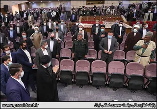 تصاویر دیدار رئیس جمهور با نخبگان ، علماء ، خانواده شهدا ، ایثارگران و جمعی از اقشار مختلف مردم کهکیلویه وبویراحمد