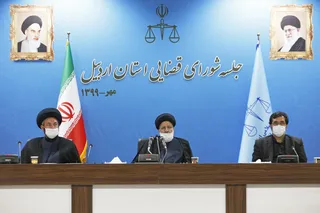 تاکید آیت‌الله رئیسی بر رسیدگی به تک‌تک نامه‌های مردم اردبیل در جریان سفر استانی