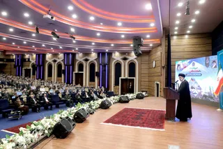 تصاویر دیدار با مدیران ارشد،نخبگان و کارکنان وزارت دفاع و پشتیبانی نیروهای مسلح
