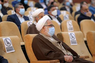 اگر راه اندازی کارخانه‌ها برای بانک‌ها صرفه اقتصادی ندارد، آنها باید نسبت به واگذاری واحدهای تولیدی که در تملک خود دارند، اقدام کنند