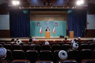 راه برون‌رفت از مشکلات کشور در دستان جوانان، مردم و مسئولان کشور قرار دارد/ نظام اداری کارآمد یکی از جلوه‌های امیدآفرینی در کشور است