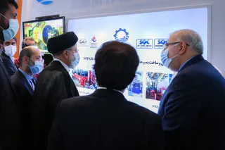 تصاویر بازدید از نمایشگاه بین المللی نفت ، گاز ، پالایش و پتروشیمی