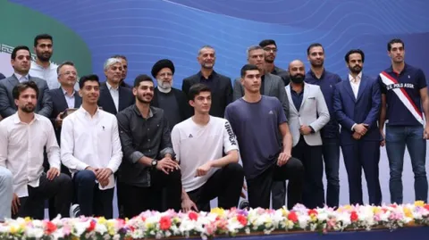 تصاویر مراسم تجلیل از مدال آوران و قهرمانان ورزشی