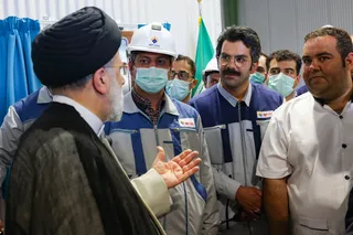 تصاویر افتتاح بزرگترین خط تولید پنل‌های خورشیدی کشور در خمین