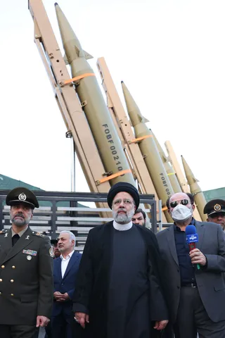تصاویر رونمایی از پهپاد «مهاجر 10» و الحاق انبوه موشک های راهبردی به نیروهای مسلح